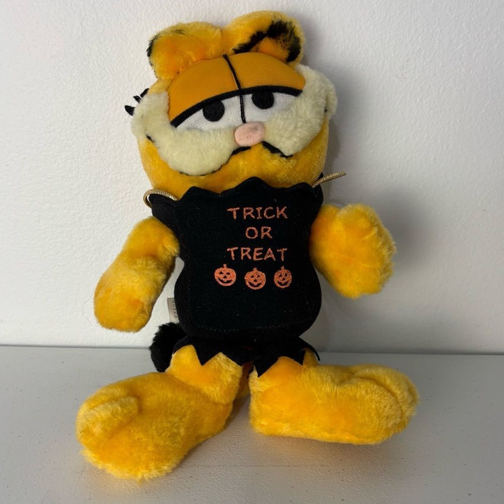 Vintage 1998‎ Garfield Plush Halloween Cat Toy Yellow & Black Novelty